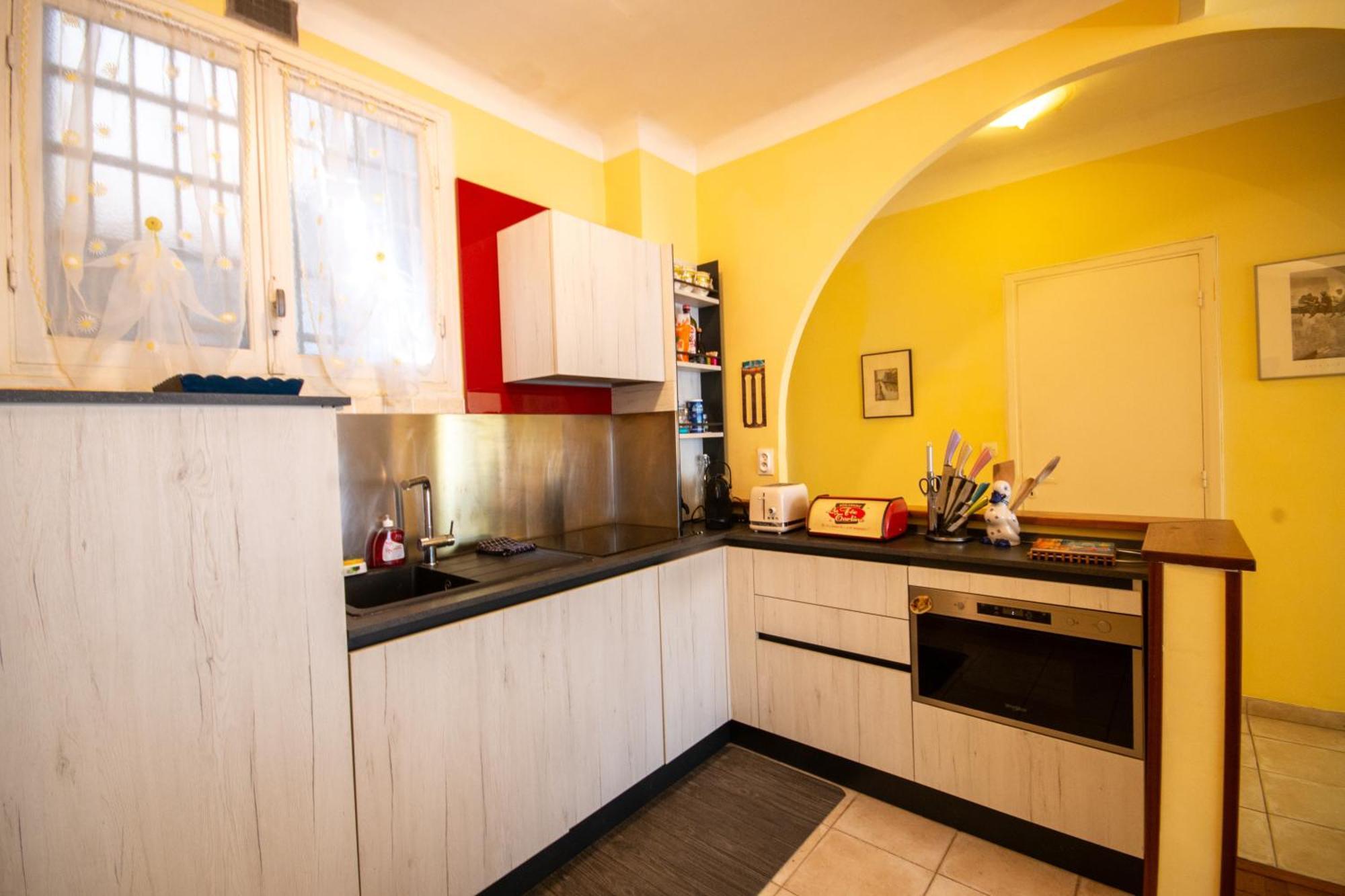 Appartement Joli 2 Pièces à 150m De La *